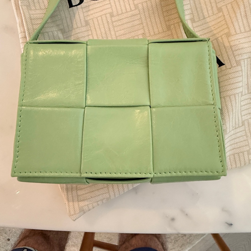 Bottega Veneta Cassette Wallet on Strap Green Intrecciato Lambskin Crossbody NWT - Picture 16 of 16